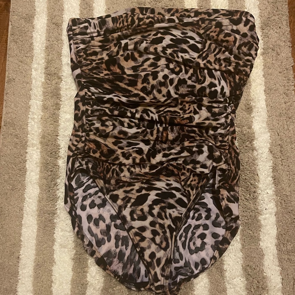 🌸 Miraclesuit Animal Print Bandeau One Piece 🌸